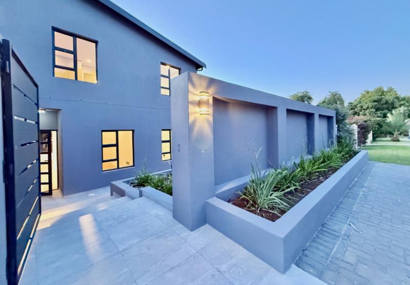 6 Bedroom Property for Sale in Olive Grove Western Cape